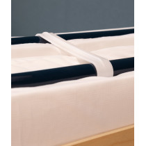 Handle folding bed closure