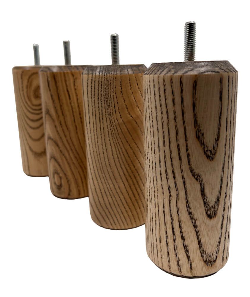 Lounge wood bed feet
